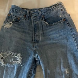 levi’s straight legged jeans